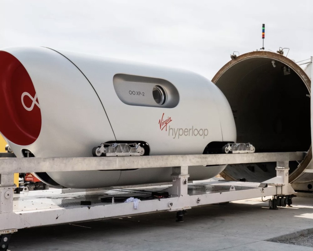 維珍高速“膠囊列車”完成首次載人測試	，最高時速160公裏