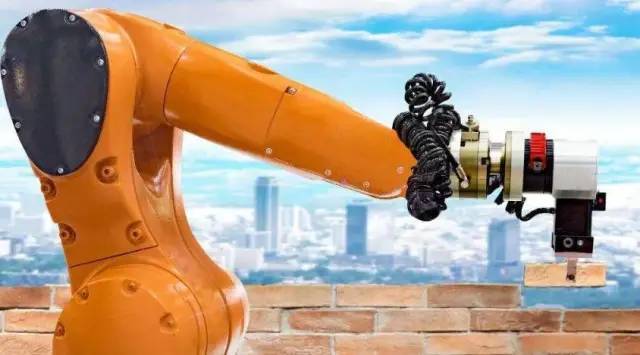 工地大批智能机器人上岗!行业淘汰加速,再不提升,连搬砖都没得干了